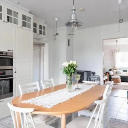 High-quality, Peaceful, Rural Holiday home *